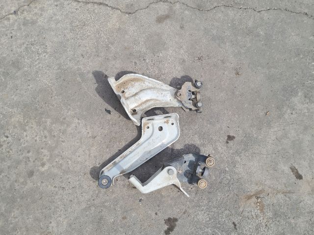 bontott DACIA DOKKER Tolóajtó Sín Görgő Szett