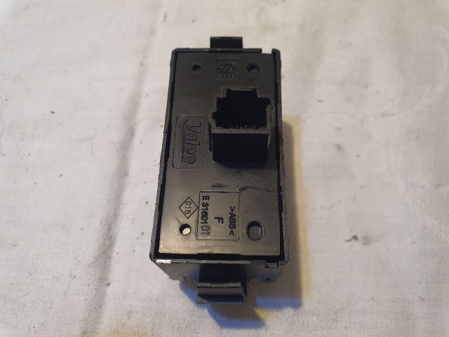 bontott DACIA DOKKER Vészvillogó Kapcsoló