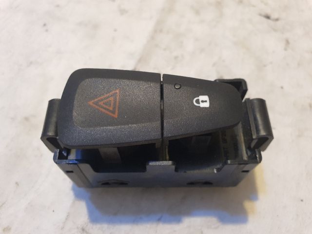 bontott DACIA DOKKER Vészvillogó Kapcsoló