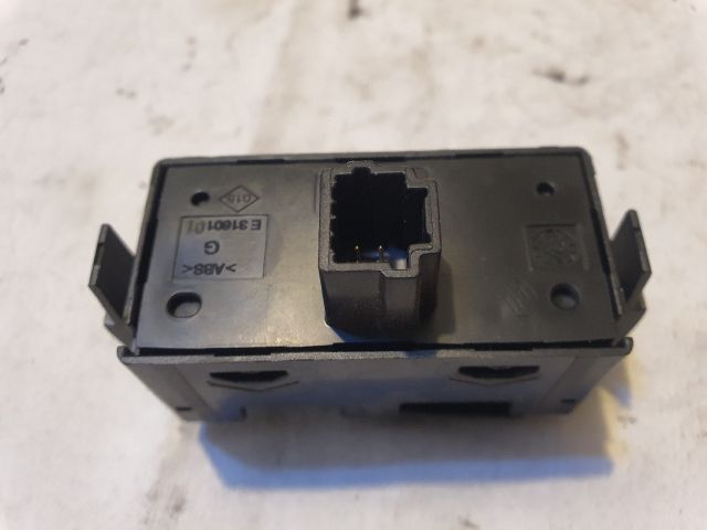 bontott DACIA DOKKER Vészvillogó Kapcsoló