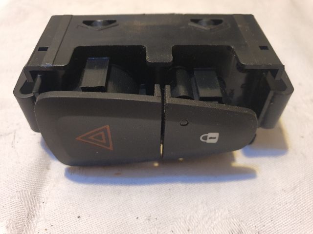 bontott DACIA DOKKER Vészvillogó Kapcsoló