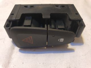 bontott DACIA DOKKER Vészvillogó Kapcsoló