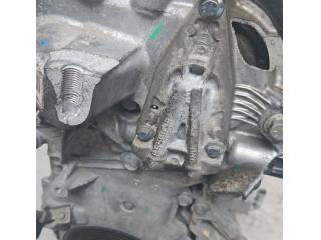 bontott DACIA DUSTER Motor (Fűzött blokk hengerfejjel)