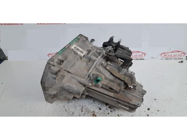 bontott DACIA DUSTER Váltó (Mechanikus)