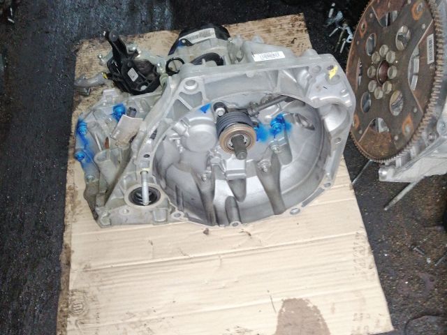 bontott DACIA DUSTER Váltó (Mechanikus)