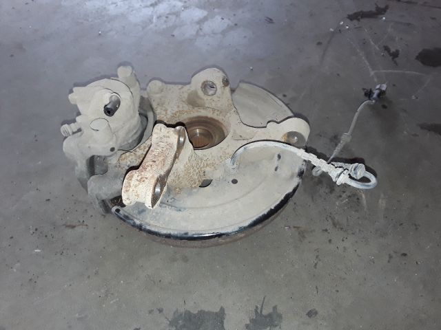 bontott DACIA DUSTER Bal első Csonkállvány Kerékaggyal