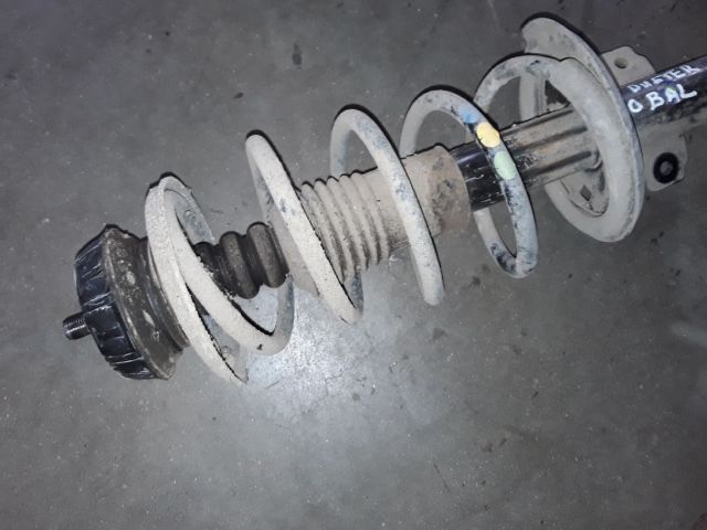 bontott DACIA DUSTER Bal első Gólyaláb (Lengécsillapító, Rugó)