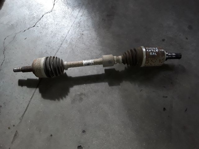 bontott DACIA DUSTER Bal Féltengely