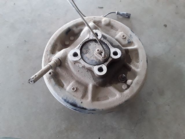 bontott DACIA DUSTER Bal hátsó Kerékagy