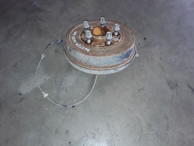 bontott DACIA DUSTER Bal hátsó Kerékagy