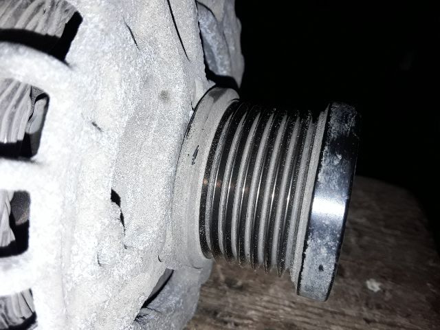 bontott DACIA DUSTER Generátor