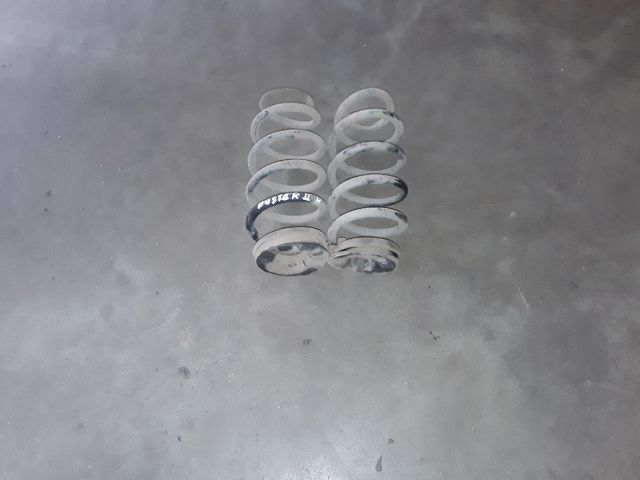 bontott DACIA DUSTER Hátsó Rugó Pár