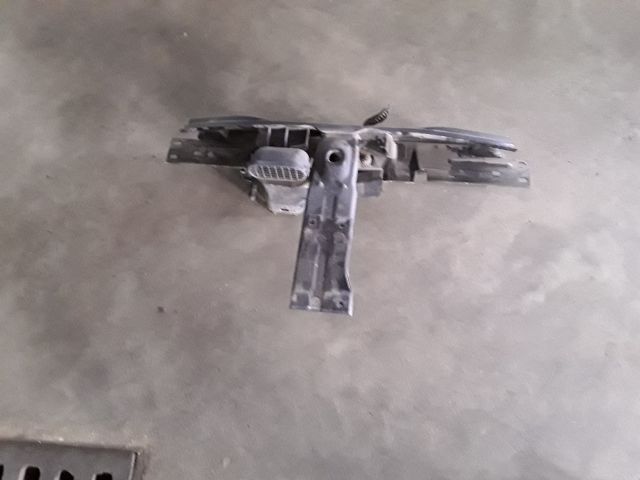 bontott DACIA DUSTER Homlokfal (Üres lemez)