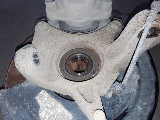 bontott DACIA DUSTER Jobb első Csonkállvány Kerékaggyal