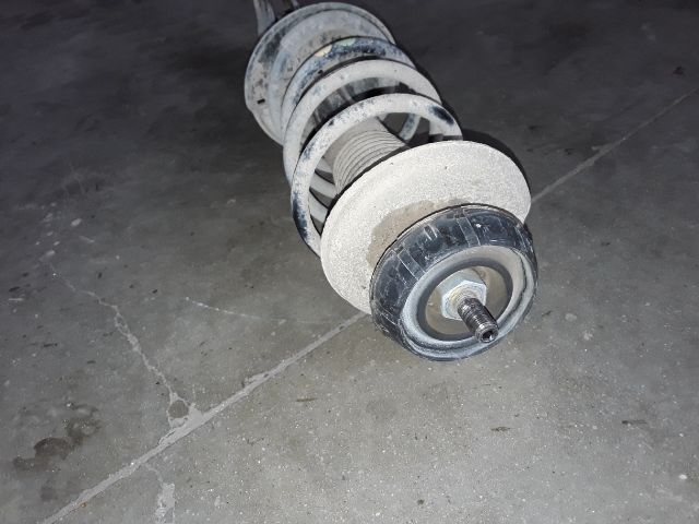 bontott DACIA DUSTER Jobb első Gólyaláb (Lengécsillapító, Rugó)