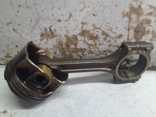 bontott DACIA DUSTER Dugattyú és Hajtókar