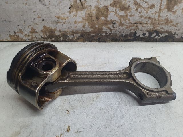 bontott DACIA DUSTER Dugattyú és Hajtókar