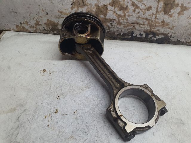 bontott DACIA DUSTER Dugattyú és Hajtókar