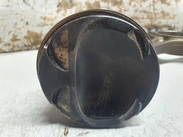 bontott DACIA DUSTER Dugattyú és Hajtókar