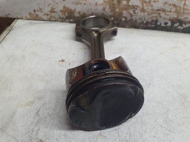 bontott DACIA DUSTER Dugattyú és Hajtókar