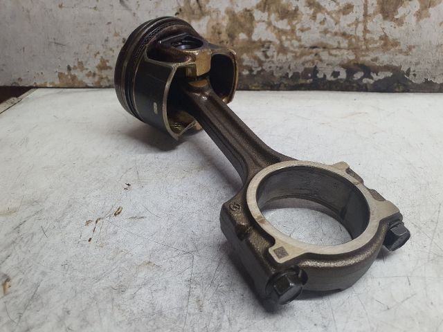 bontott DACIA DUSTER Dugattyú és Hajtókar