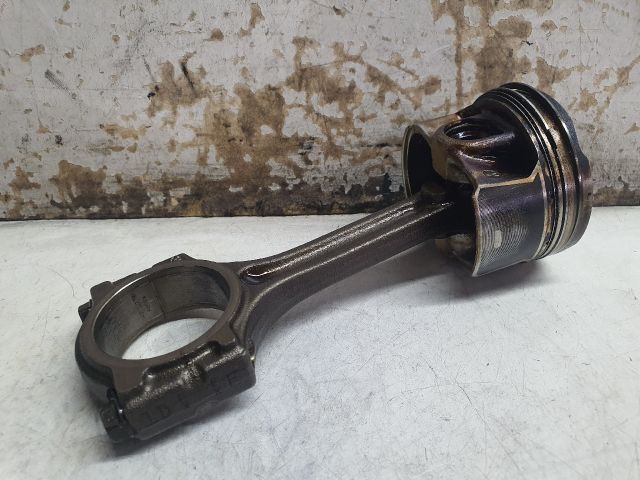 bontott DACIA DUSTER Dugattyú és Hajtókar