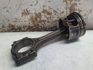 bontott DACIA DUSTER Dugattyú és Hajtókar