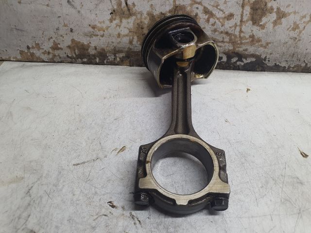 bontott DACIA DUSTER Dugattyú és Hajtókar