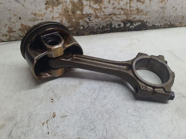 bontott DACIA DUSTER Dugattyú és Hajtókar