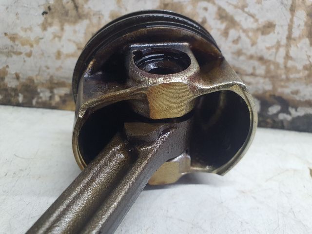 bontott DACIA DUSTER Dugattyú és Hajtókar