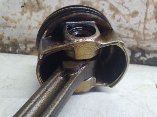 bontott DACIA DUSTER Dugattyú és Hajtókar