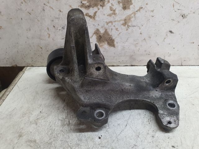 bontott DACIA DUSTER Generátor Tartó Bak