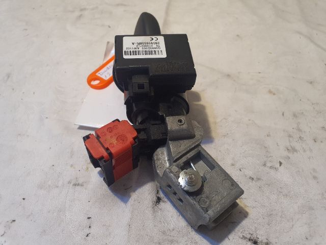 bontott DACIA DUSTER Gyújtáskapcsoló Házzal