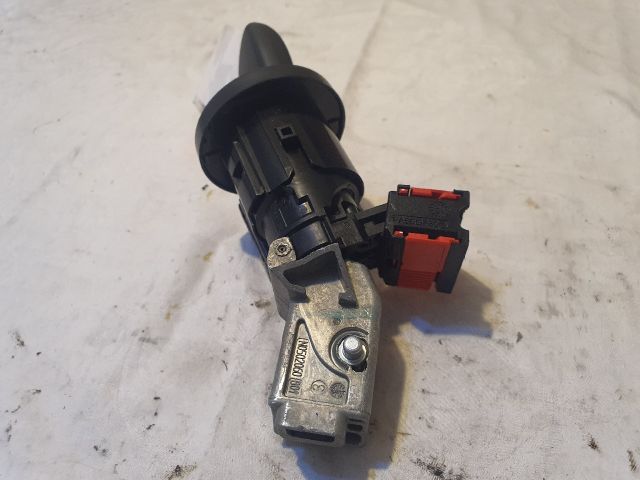 bontott DACIA DUSTER Gyújtáskapcsoló Házzal