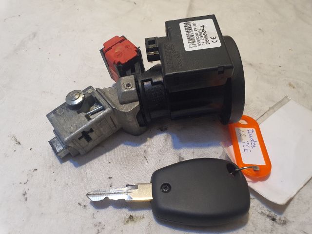 bontott DACIA DUSTER Gyújtáskapcsoló Házzal