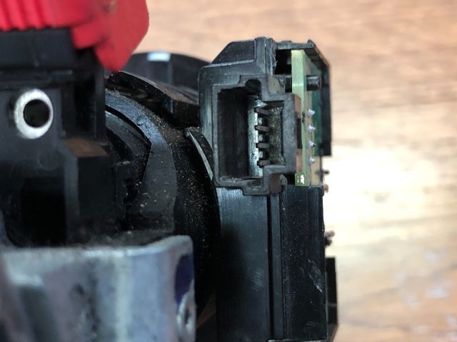 bontott DACIA DUSTER Gyújtáskapcsoló