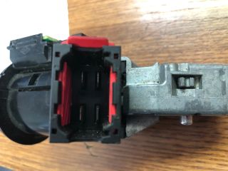 bontott DACIA DUSTER Gyújtáskapcsoló