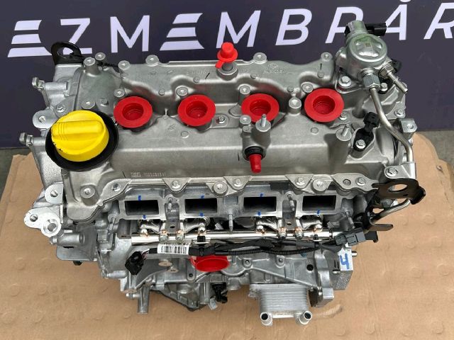 bontott DACIA DUSTER Motor (Fűzött blokk hengerfejjel)