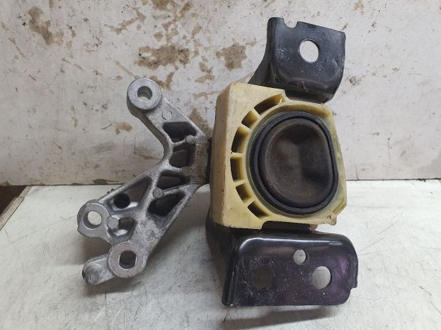 bontott DACIA DUSTER Motor Tartó Bak (Fém)