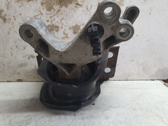 bontott DACIA DUSTER Motor Tartó Bak (Fém)