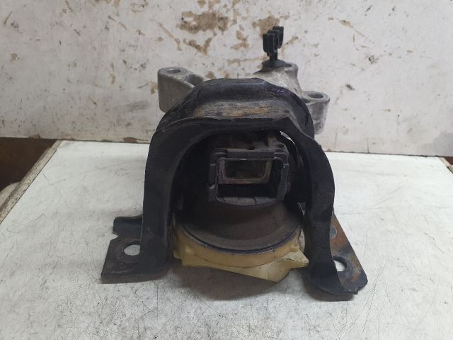 bontott DACIA DUSTER Motor Tartó Bak (Fém)