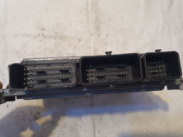 bontott DACIA DUSTER Motorvezérlő