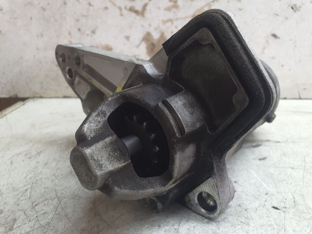 bontott DACIA DUSTER Önindító