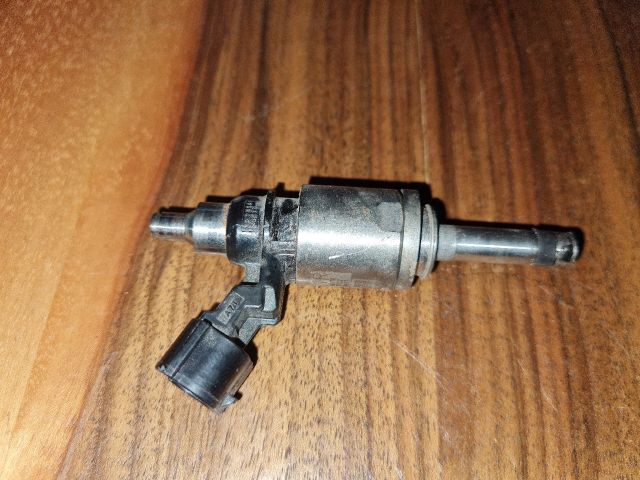 bontott DACIA DUSTER Porlasztó (1 db)