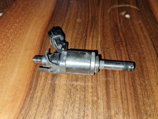 bontott DACIA DUSTER Porlasztó (1 db)