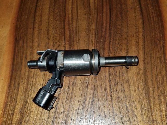 bontott DACIA DUSTER Porlasztó (1 db)