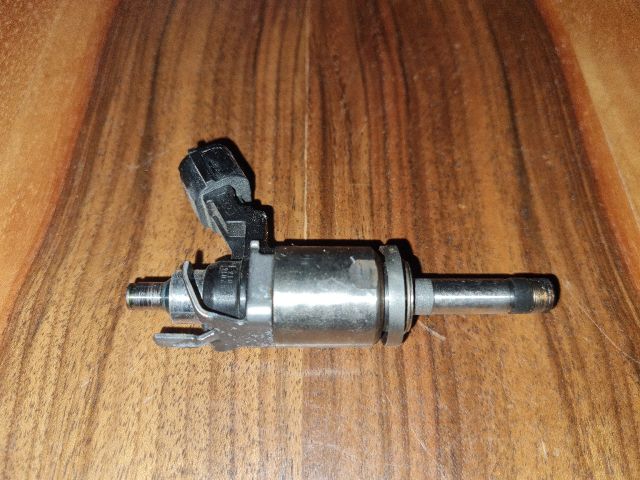 bontott DACIA DUSTER Porlasztó (1 db)