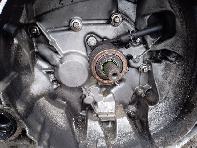 bontott DACIA DUSTER Váltó (Mechanikus)