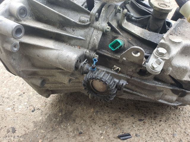 bontott DACIA DUSTER Váltó (Mechanikus)