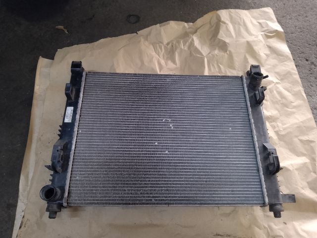 bontott DACIA DUSTER Vízhűtő Radiátor (Klímás)